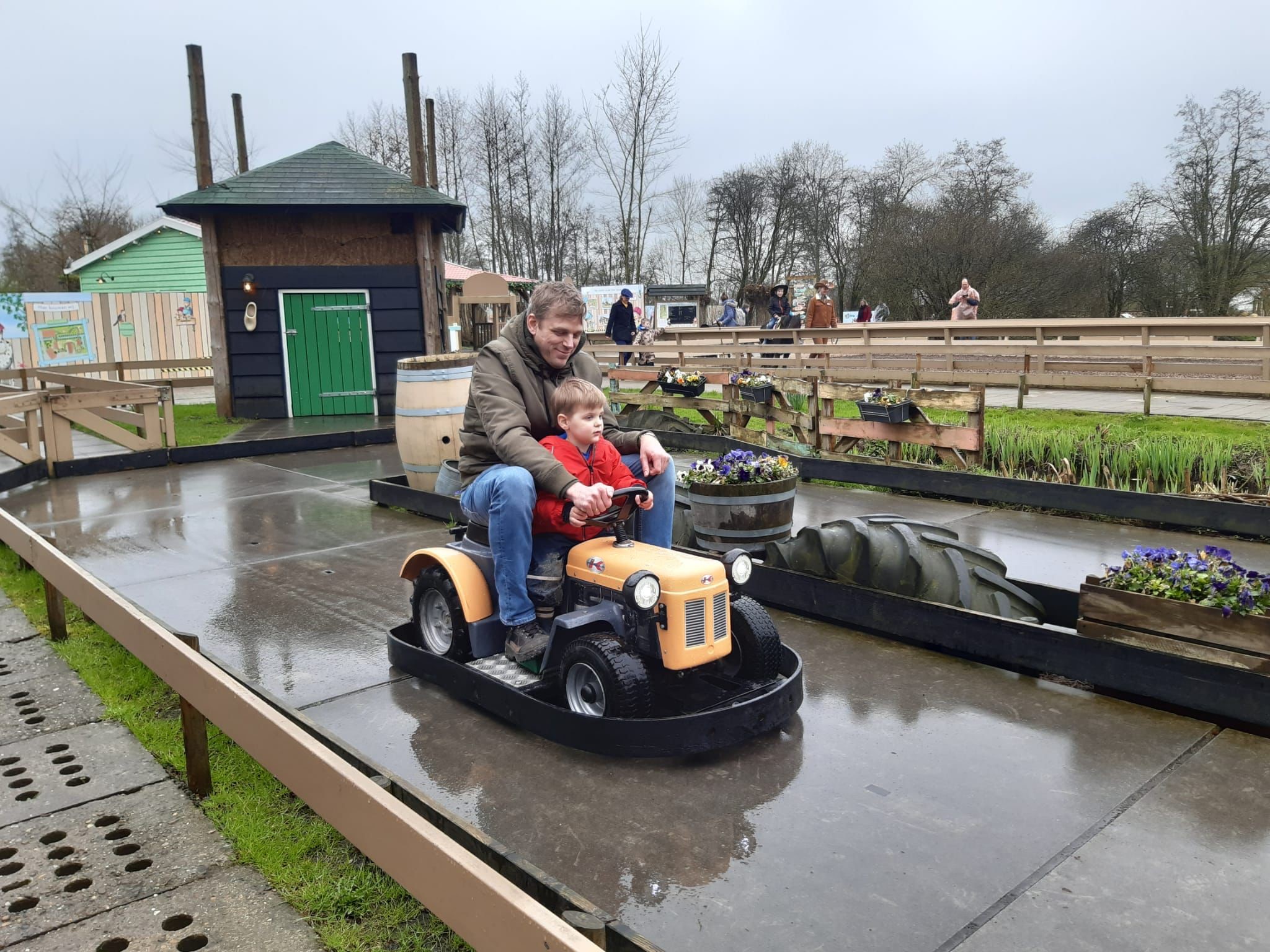 Ruben op de traktor lach voor een dag